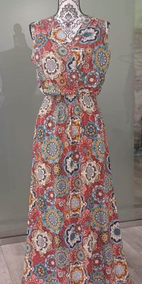 2023-08-25-ujabb-ruhak-1-718x1900